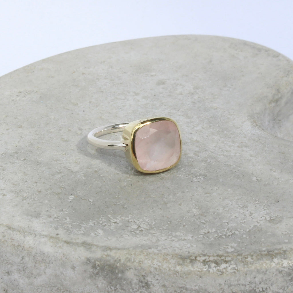 Rose quartz two tone 10mm ring